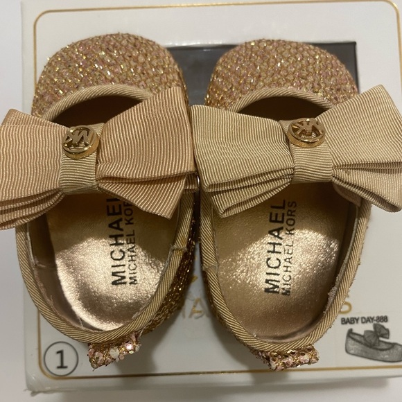 Michael Kors Shoes - Picture 2 of 8